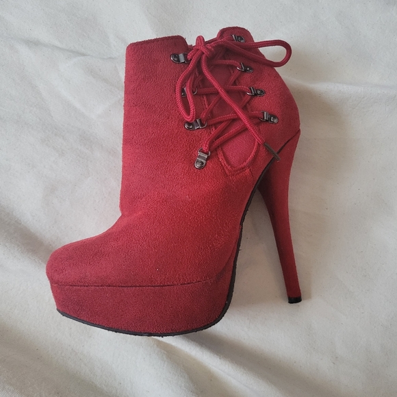 Red faux suede booties - Picture 5 of 8